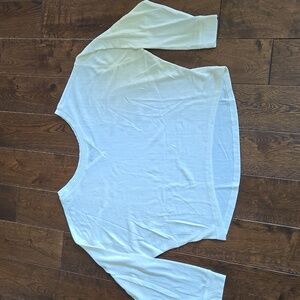 Abercrombie & Fitch size S white long sleeve Soft top Hi Low Hem